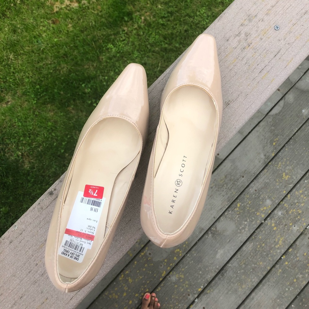 Karen Scott never worn nude heels